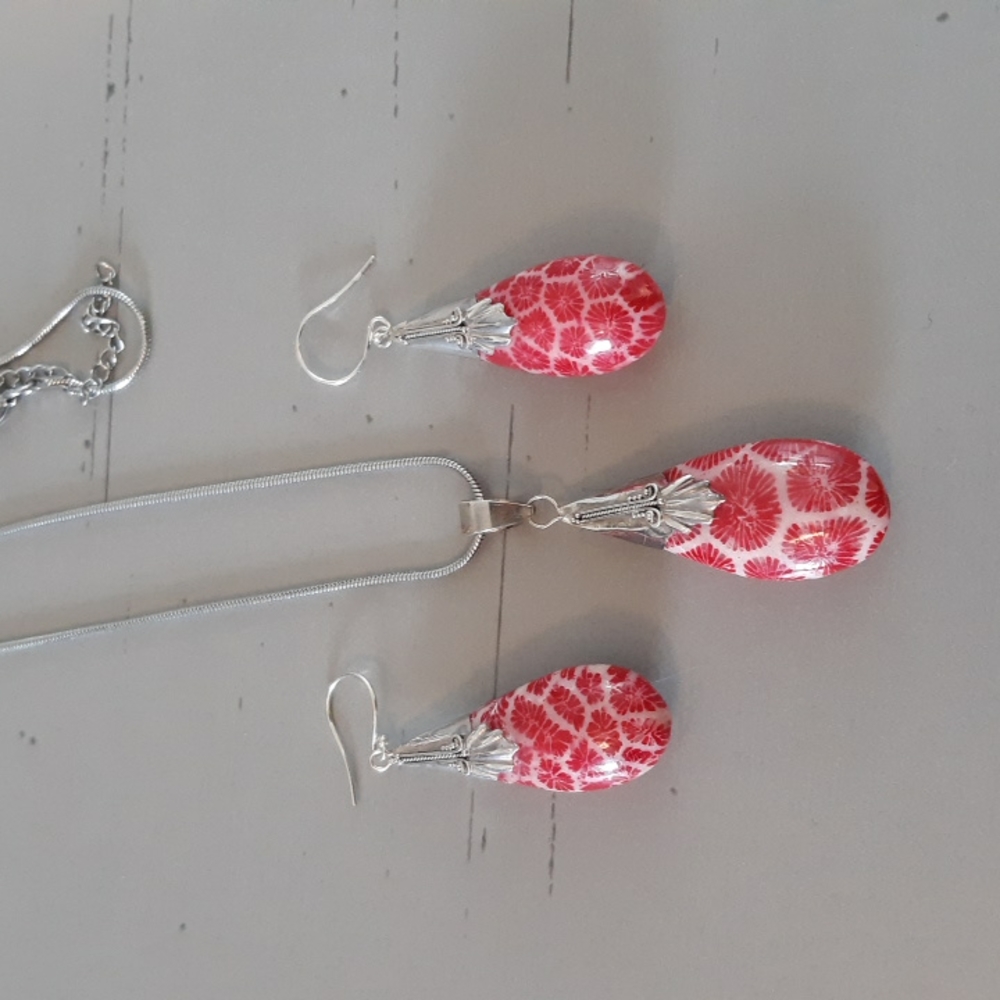 Pendant & Earring Set